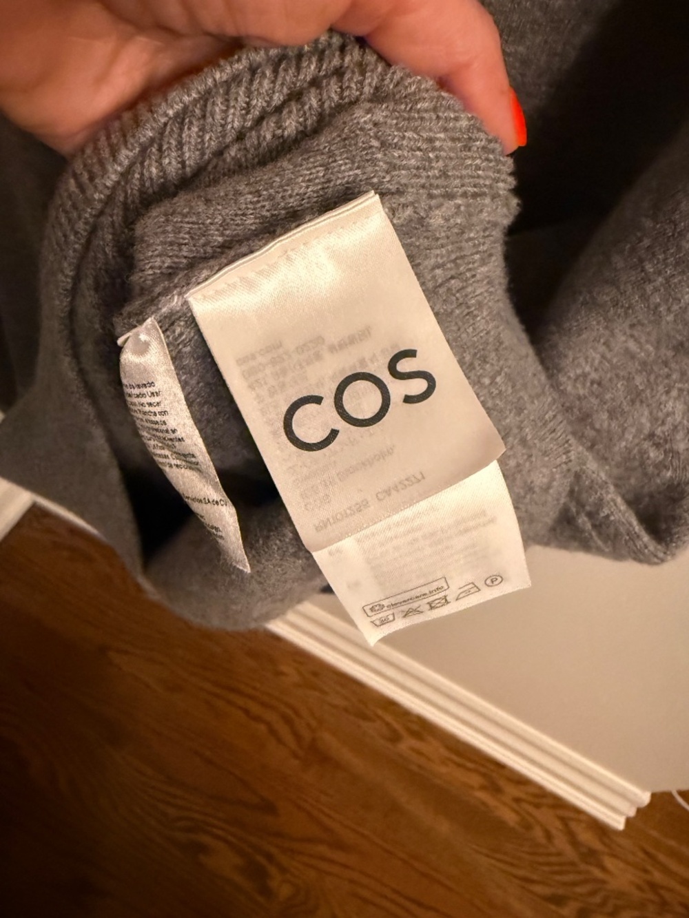 COS Grey V-Neck Knit Sweater Vest - Picture 4 of 5